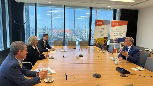  وزير البترول