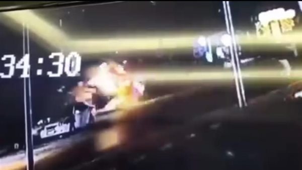  سائق صدم عربة وجبات