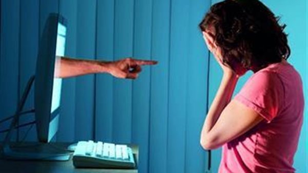 التحرش الالكتروني