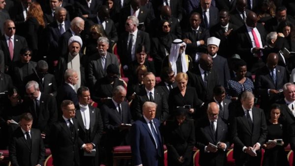 وزير الأوقاف يحضر