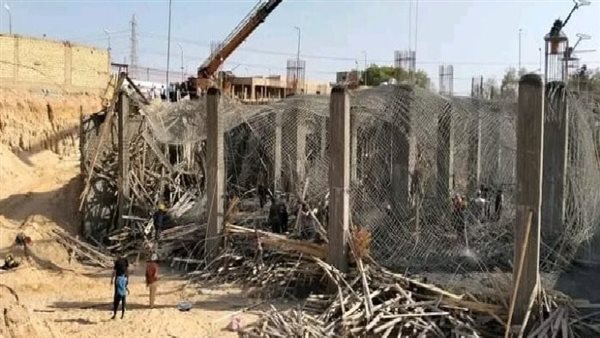 إنهيار سقف مصنع