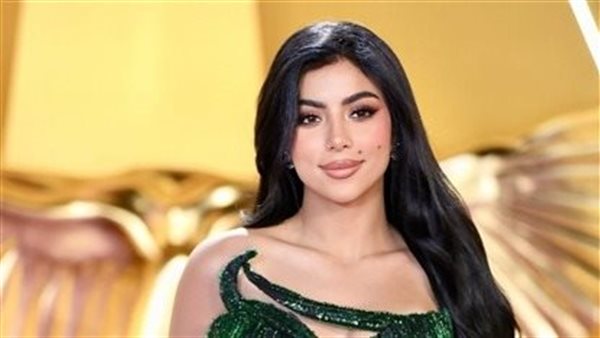 كارولين عزمي