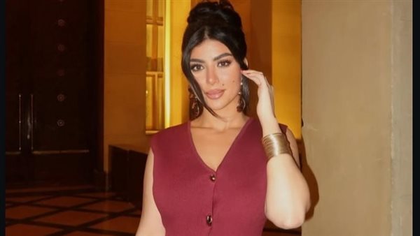 كارولين عزمي 