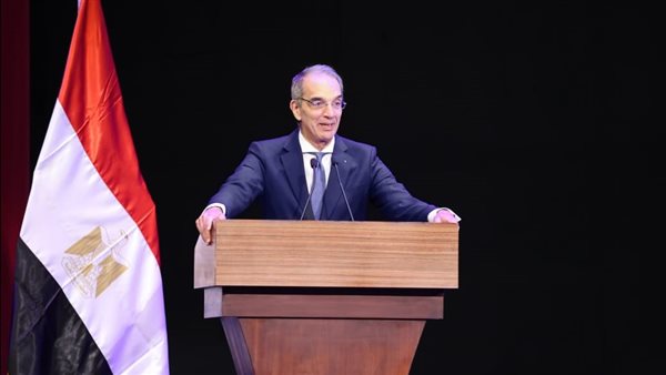 الدكتور عمرو طلعت