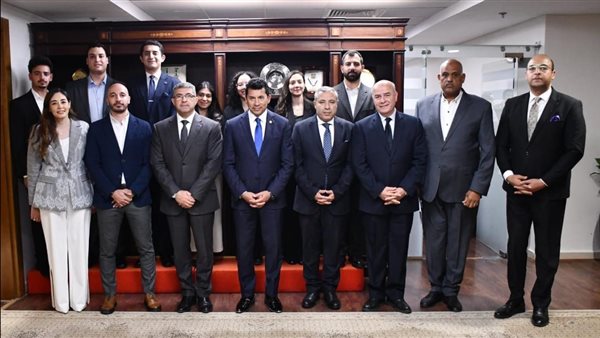 وزير الرياضة يشهد