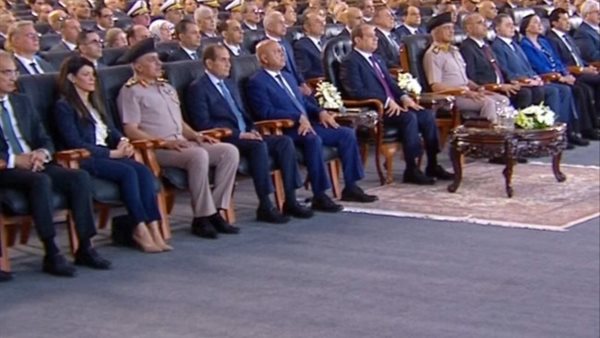 الرئيس السيسي يشهد