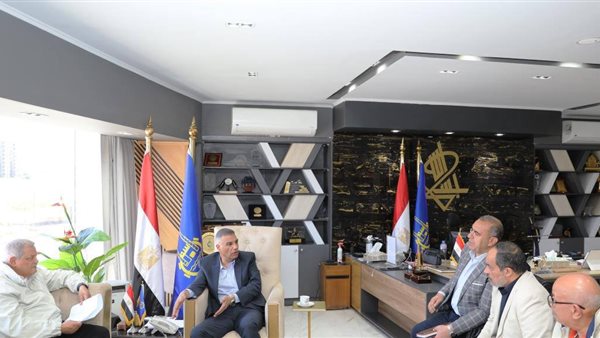 محافظ أسوان  