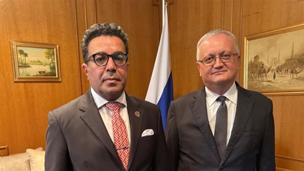 الدكتور ياسل عادل