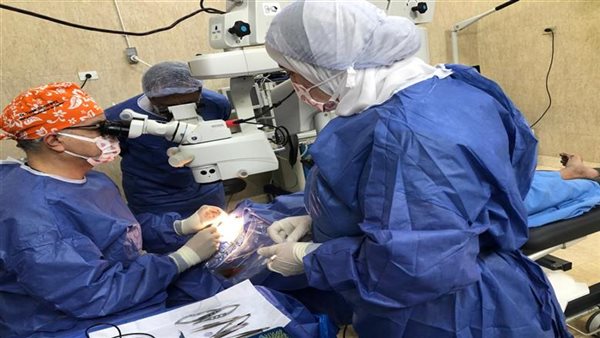 خبير عالمي في العيون