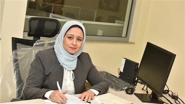 هبة أحمد، مدير الإدارة