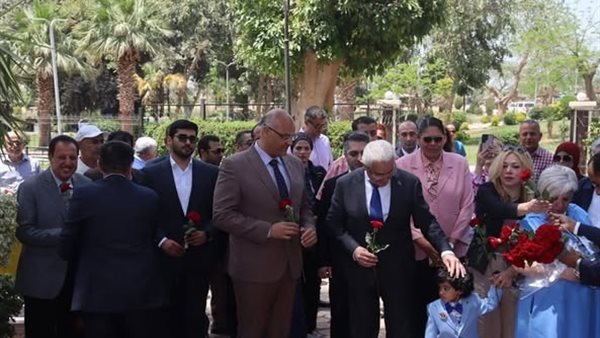 محافظ القليوبية يستقبل