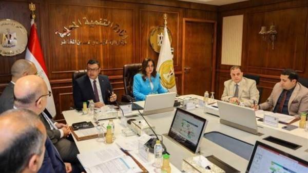 وزيرا الإسكان والتنمية