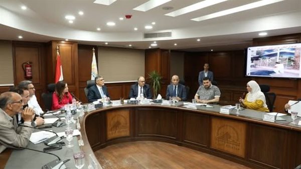 محافظ الجيزة يلتقي