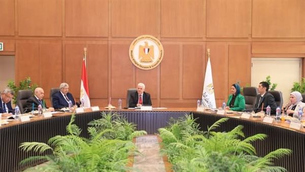 اجتماع وزير التعليم