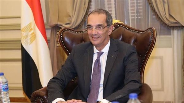 الدكتور عمرو طلعت