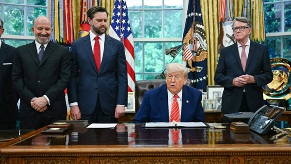 الرئيس الأمريكي دونالد