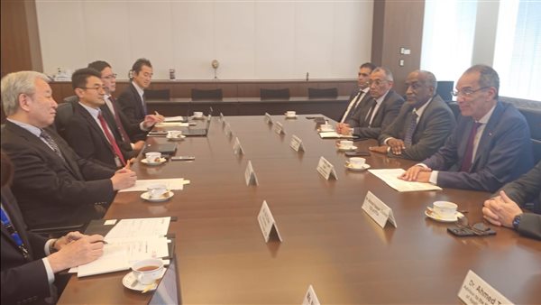 وزير الاتصالات وتكنولوجيا