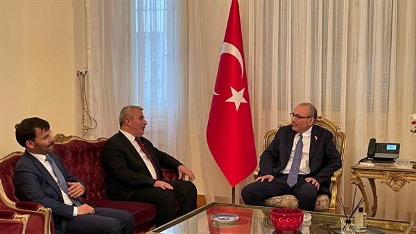 السفير التركي مع