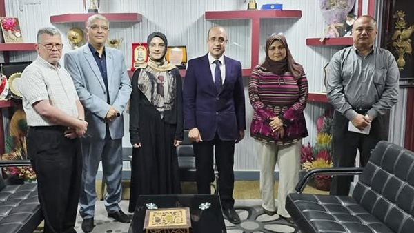 جانب من تكريم طالبة