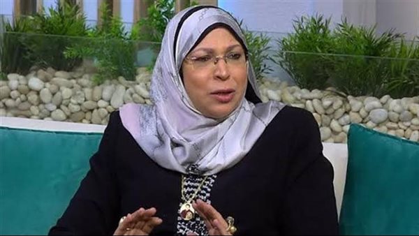 الدكتورة نيفين مختار