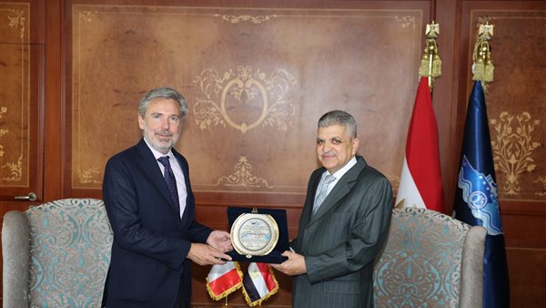 رئيس هيئة قناة السويس