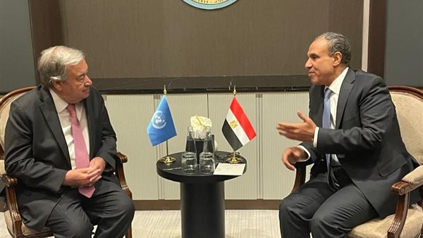 وزير الخارجية والسكرتير