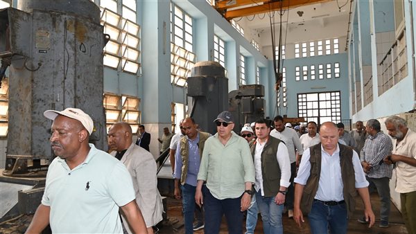 وزير الزراعة أثناء