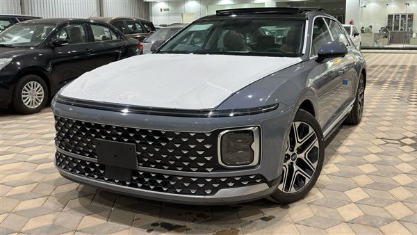 سيارة هيونداي أزيرا