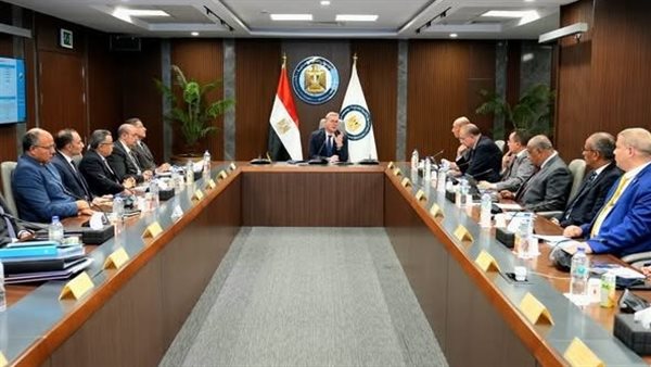 وزير البترول خلال