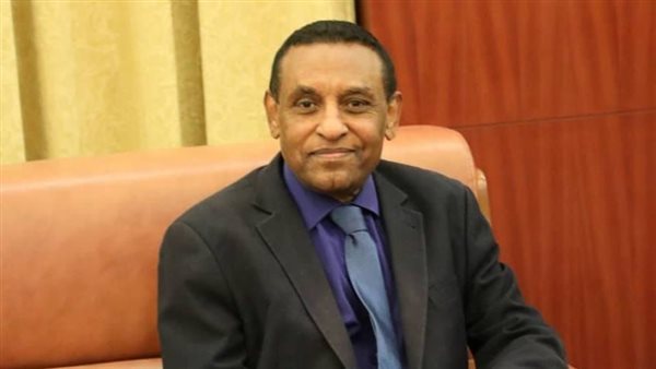  الدكتور كامل إدريس