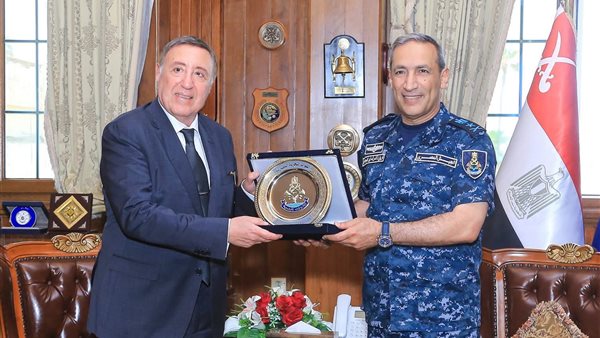 جانب من الزيارة