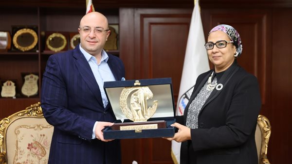 جانب من زيارة أمل