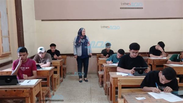 جولة داخل اللجان