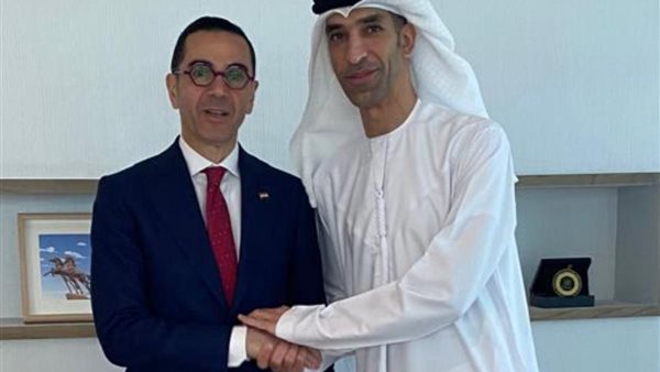 وزير الاستثمار ووزير