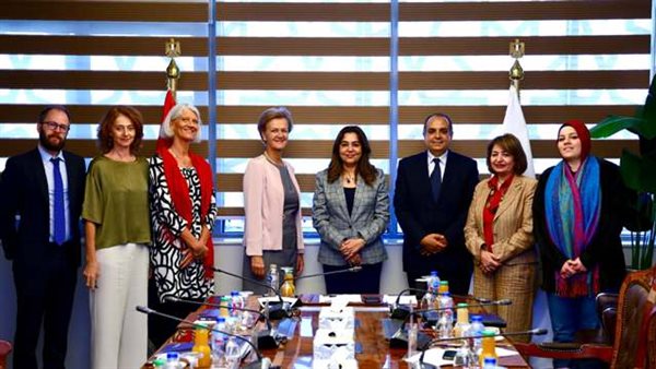 جانب من لقاء وزيرة