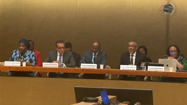 وزير الصحة في مائدة