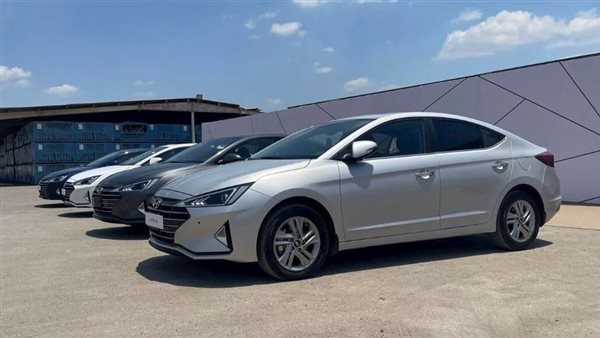 سيارة هيونداي إلنترا