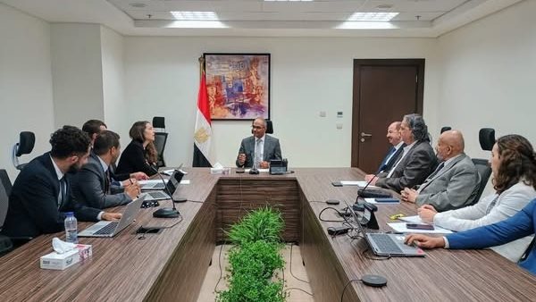  وزير الإسكان