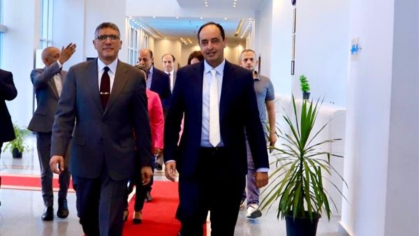  الدكتور عادل النجار