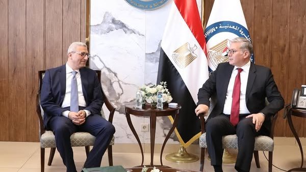 لقاء وزير البترول