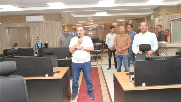 جانب من جولة المحافظ