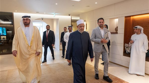  شيخ الأزهر يصل الإمارات