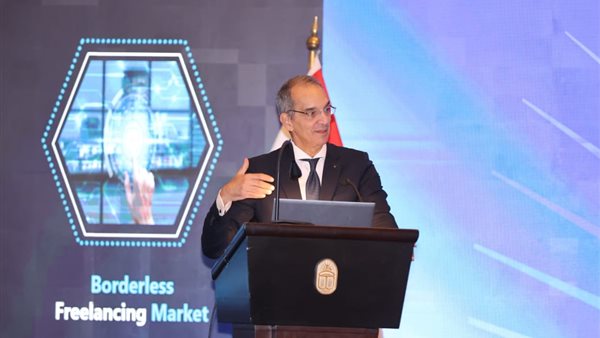 الدكتور عمرو طلعت