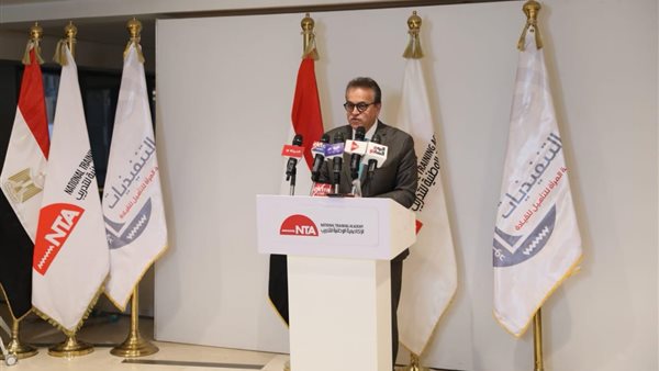  الدكتور خالد عبدالغفار