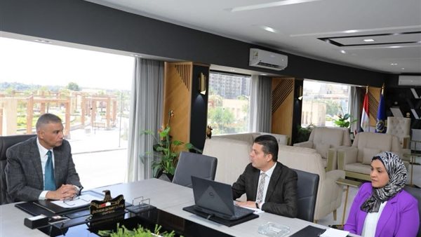 محافظ أسوان