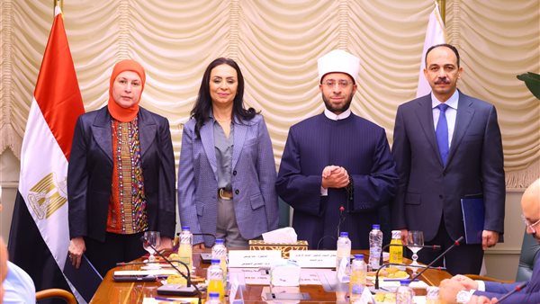 جانب من التوقيع