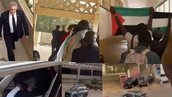 طلاب جامعة سنغالية