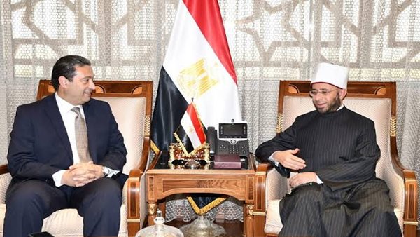 وزير الاوقاف ومحافظ