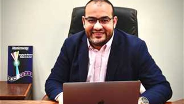  أستاذ الفيزياء والعلوم