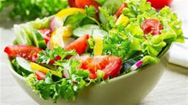 السلطة والخضروات